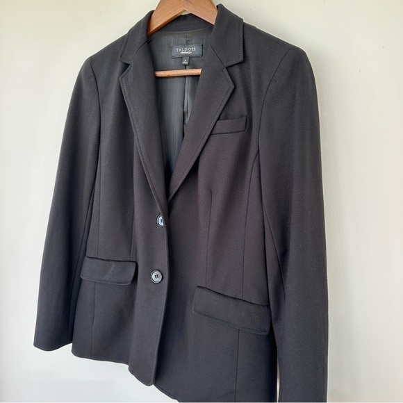 Talbots fitted blazer, single breasted, in a stretch fabric blend, lined - Picture 5 of 13